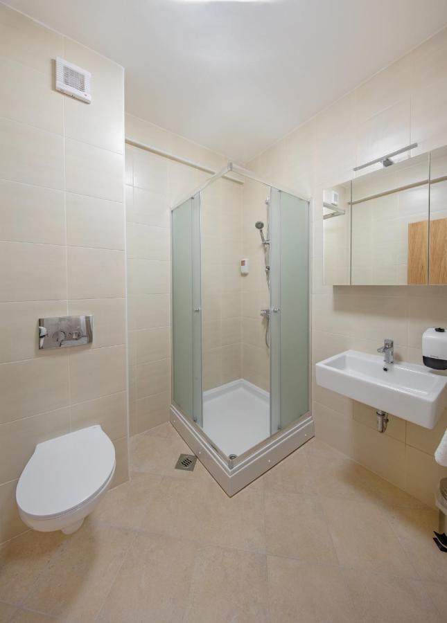 Otocki Virovi Hostel Otok  Екстериор снимка